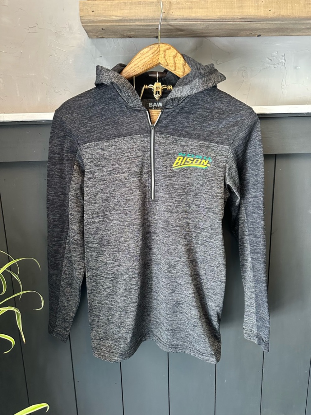 NDSU Bison Quarter Zip Hoodie‎ Size Small Gray Black Thumbhole Pullover